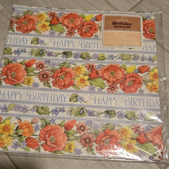 Vintage Wrapping Paper Lot of 4 Gift Wrap Hallmark 8 Sheets 70s All Occasions - Picture 4 of 5